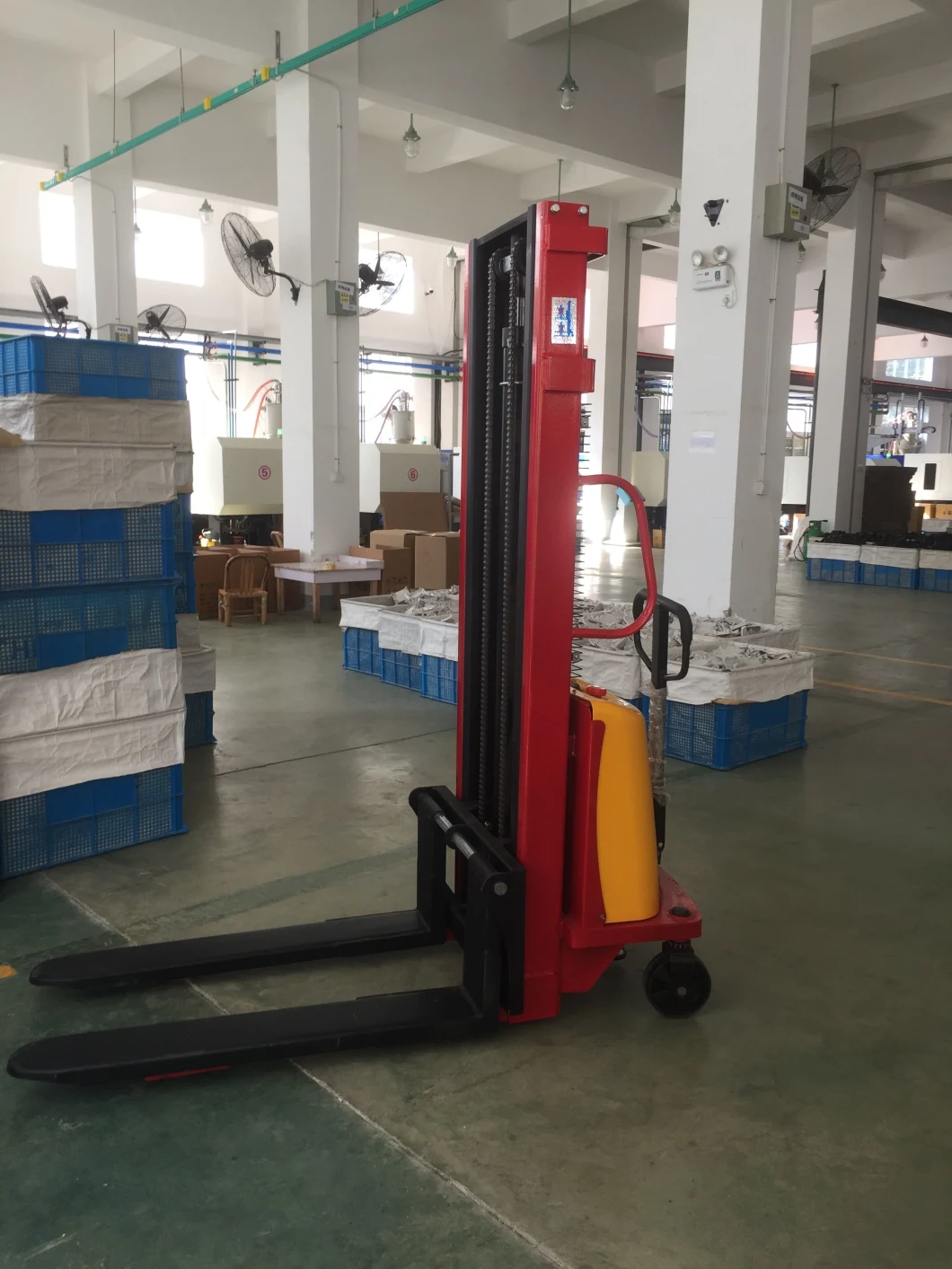 1.5t 2t Lifting Height 1.6m 2m 2.5m 3.0m 3.5m Economical Hand Operated Hydraulic Semi Electric Stacker Electric Lift Ladder Forklift Truck